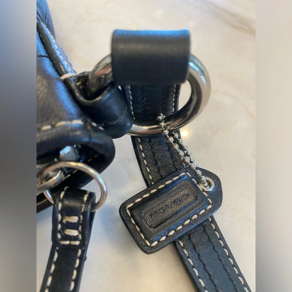 Coach black contrast stitch swingpack crossbody early 2000s excellent condition